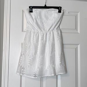 White strapless dress